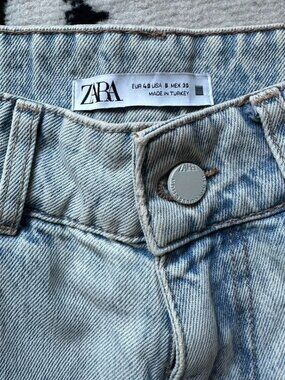 ZARA HIGH WASTED JEANS